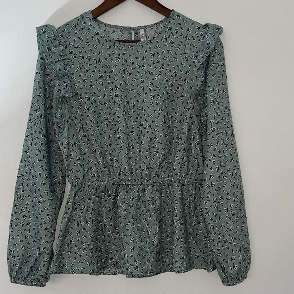 Floral Ruffle Long Sleeve Top
